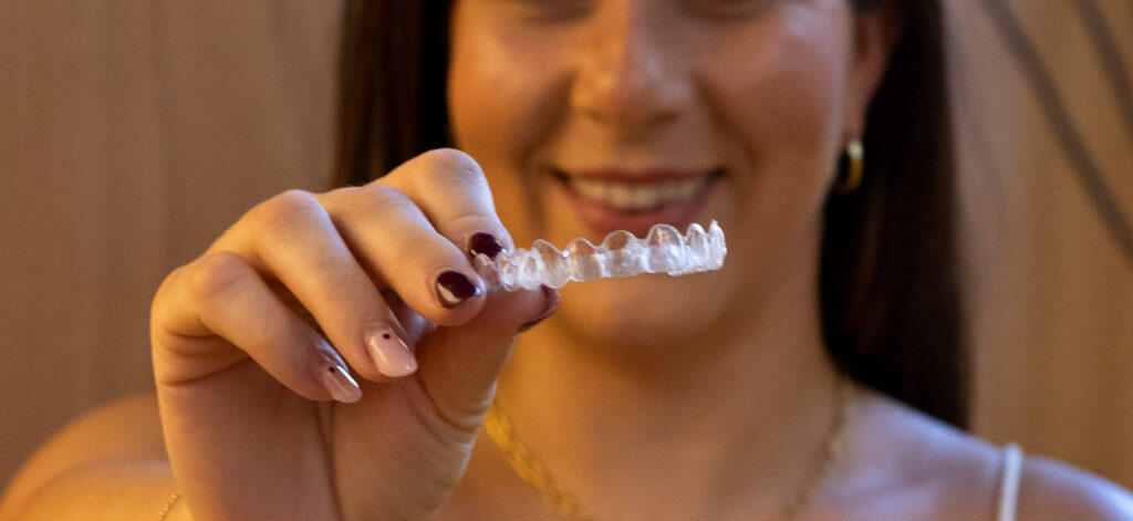 Implantes y ortodoncia invisible: ¿antes o después?